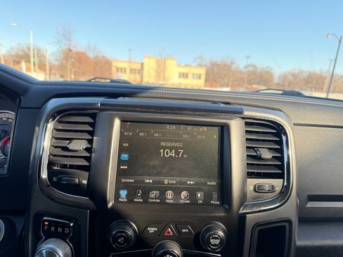 Used 2017 RAM 1500 Sport image 11