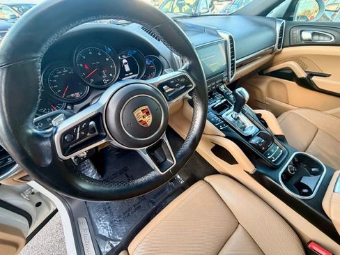 Used 2018 Porsche Cayenne Platinum Edition image 12