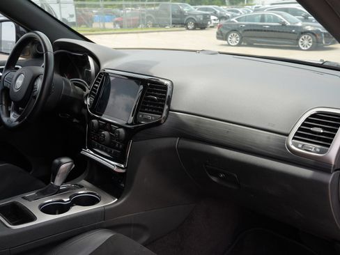 Used 2019 Jeep Grand Cherokee Altitude RWD image 23