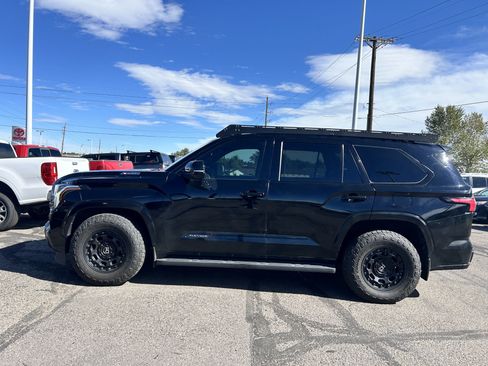 Used 2024 Toyota Sequoia Platinum AWD/4WD image 2