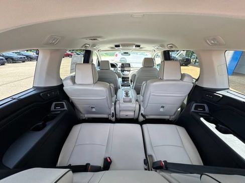 New 2026 Honda Odyssey Touring image 10