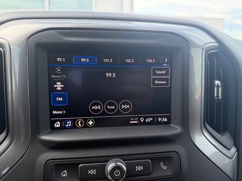 Used 2024 Chevrolet Silverado 1500 Custom Trail Boss w/ LPO, Dark Essentials Package AWD/4WD image 9