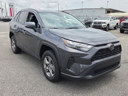 Used 2024 Toyota RAV4 XLE FWD image 15