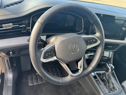 Used 2025 Volkswagen Jetta SE image 28