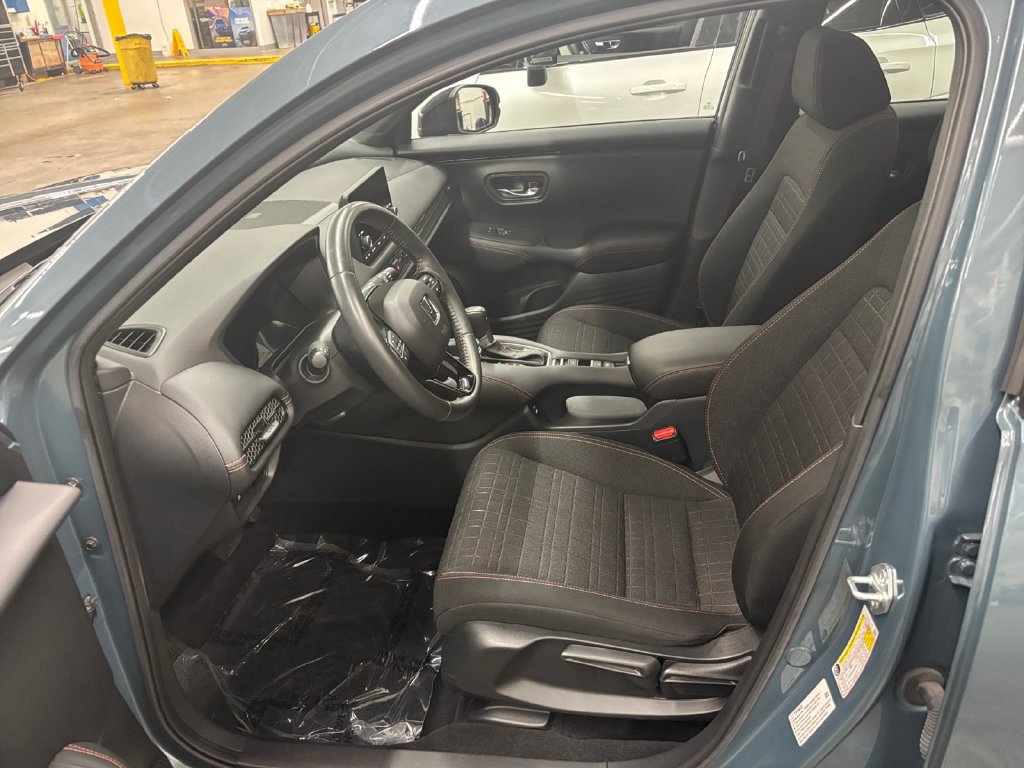 Used 2024 Honda HR-V Sport image 10
