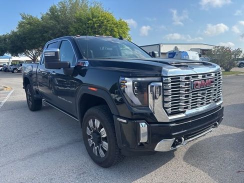 Used 2025 GMC Sierra 2500 Denali w/ Denali Reserve Package AWD/4WD image 3