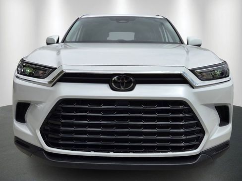 Used 2024 Toyota Grand Highlander AWD Hybrid image 2