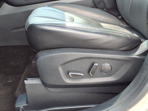 Used 2018 Ford Edge Titanium w/ Equipment Group 301A AWD/4WD image 15
