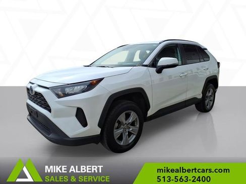 Used 2022 Toyota RAV4 LE image 3