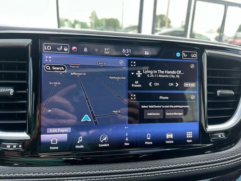 Used 2023 Chrysler Pacifica Limited w/ Uconnect Theater Family Group AWD/4WD image 22