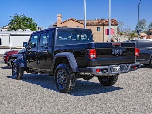 New 2026 Jeep Gladiator Sport image 7