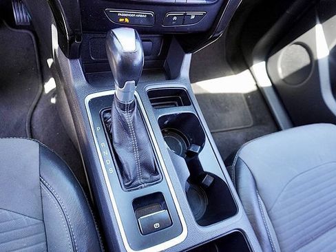 Used 2018 Ford Escape SE w/ SE Sport Appearance Package FWD image 30