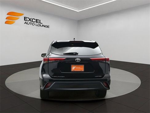 Used 2022 Toyota Highlander Limited image 4