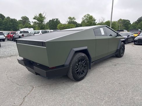 Used 2024 Tesla Cybertruck AWD Crew Cab image 5