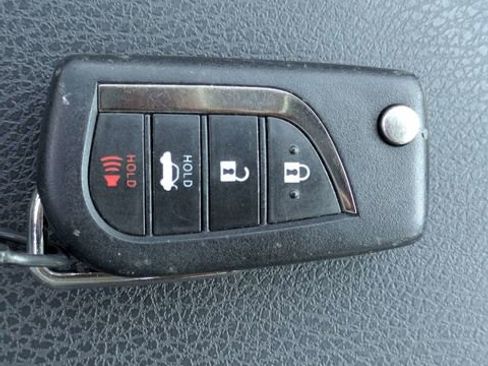 Used 2024 Toyota Camry SE FWD image 30