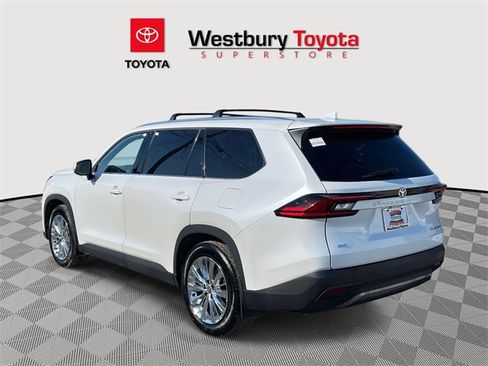 Certified 2025 Toyota Grand Highlander Platinum image 11