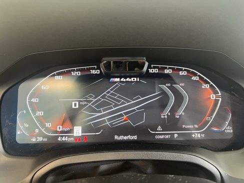 Used 2022 BMW M440i Coupe image 11