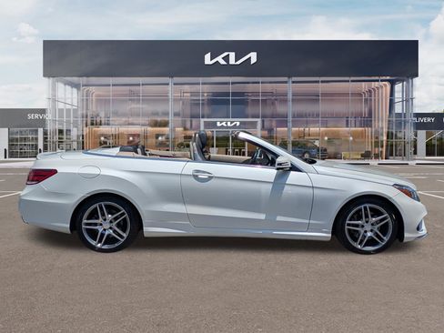 Used 2017 Mercedes-Benz E 400 Cabriolet image 3