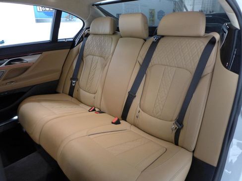 Used 2019 BMW M760i xDrive AWD/4WD image 57