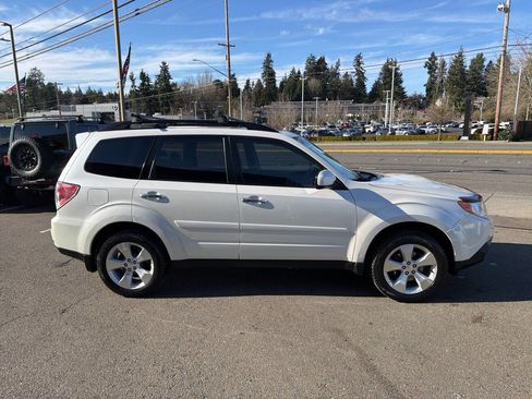 Used 2011 Subaru Forester 2.5XT Premium w/ Popular Equipment Group 5B image 8