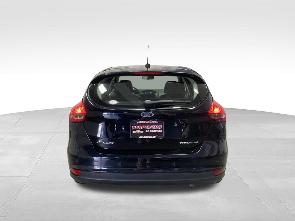 Used 2017 Ford Focus Titanium w/ Titanium Technology Package FWD image 8