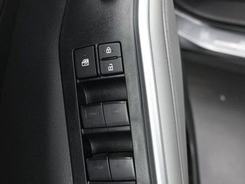 Used 2026 Toyota Highlander XLE image 10