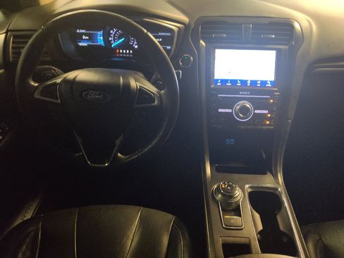 Used 2020 Ford Fusion Titanium AWD/4WD image 22