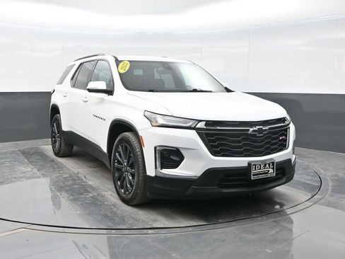 Used 2022 Chevrolet Traverse RS w/ LPO, Cargo Package image 2