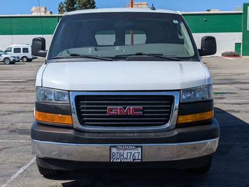 Used 2018 GMC Savana 3500 LT w/ LT Preferred Equipment Group RWD image 3