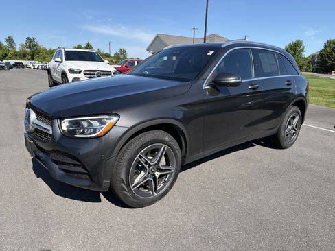 Used 2022 Mercedes-Benz GLC 300 4MATIC image 4