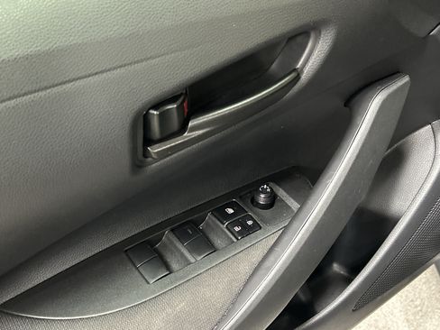 Used 2026 Toyota Corolla LE FWD image 15
