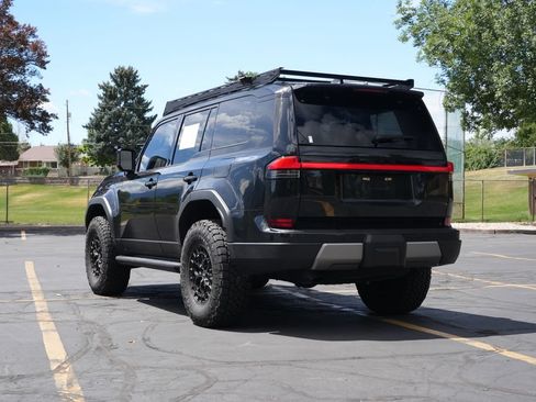 Used 2024 Lexus GX 550 AWD/4WD image 3