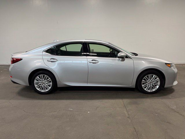 Used 2015 Lexus ES 350 w/ Premium Package FWD image 2