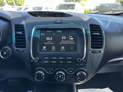 Used 2017 Kia Forte S w/ S Technology Package image 30