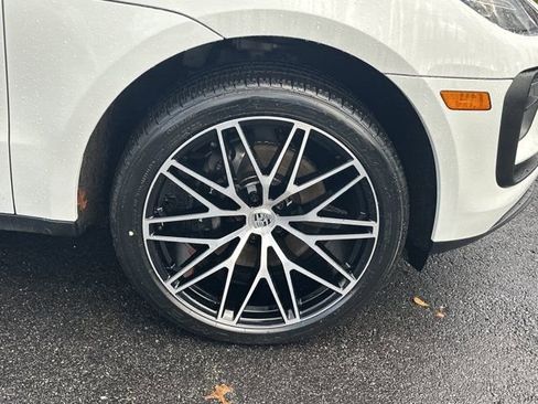 Used 2022 Porsche Macan image 14