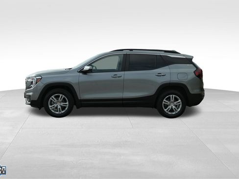 Used 2023 GMC Terrain SLE w/ Driver Convenience Package AWD/4WD image 2