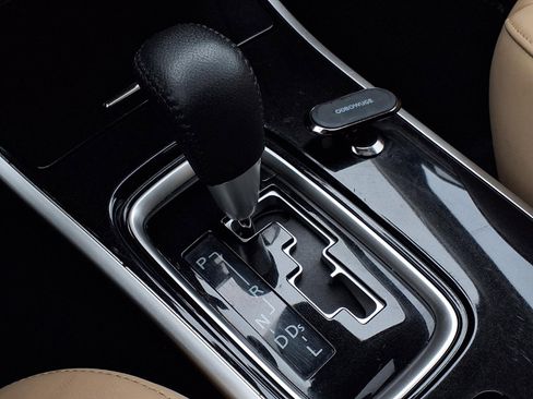 Used 2020 Mitsubishi Outlander SEL image 26