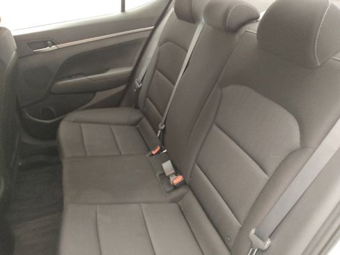 Used 2018 Hyundai Elantra SE FWD image 18