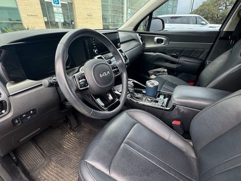 Used 2023 Kia Sorento SX image 2