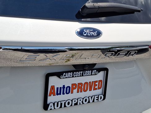 Used 2020 Ford Explorer XLT w/ Class III Trailer Tow Package AWD/4WD image 30