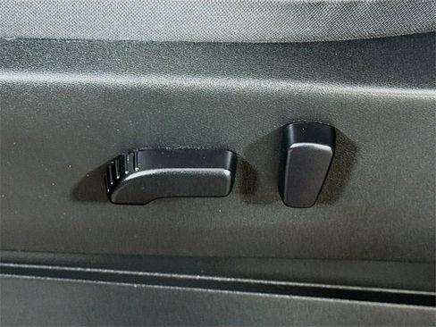 Certified 2022 Nissan Frontier SV image 12