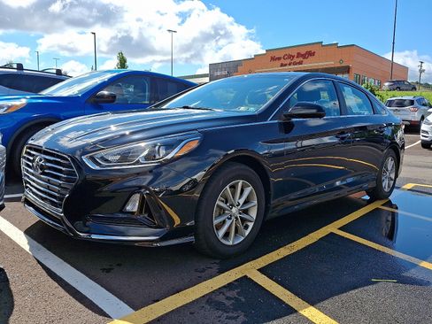 Used 2018 Hyundai Sonata SE FWD image 2