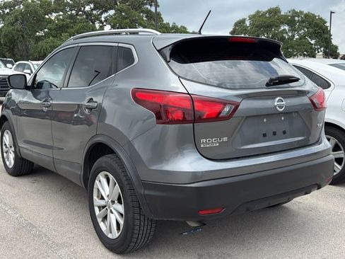 Used 2018 Nissan Rogue Sport SV w/ SV Technology Package FWD image 7