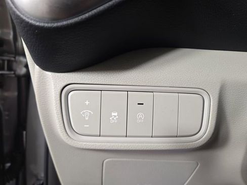 Certified 2025 Kia Soul LX w/ LX Technology Package FWD image 29