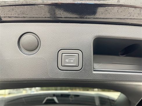 Used 2026 Chevrolet Equinox ACTIV w/ Convenience Package III image 20