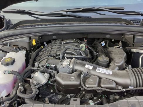 Used 2024 Jeep Grand Cherokee Laredo X image 10