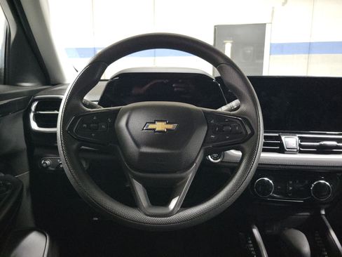 Used 2024 Chevrolet TrailBlazer LT FWD image 17