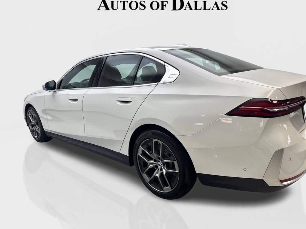 Used 2026 BMW 530i RWD image 15