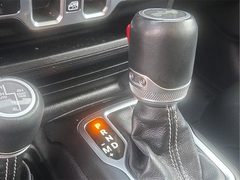 Used 2022 Jeep Wrangler Unlimited Sahara image 26