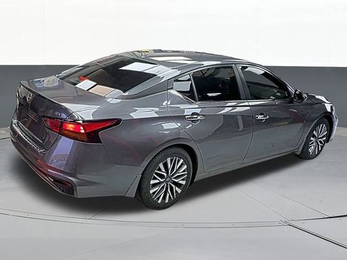 Used 2023 Nissan Altima 2.5 SV image 9